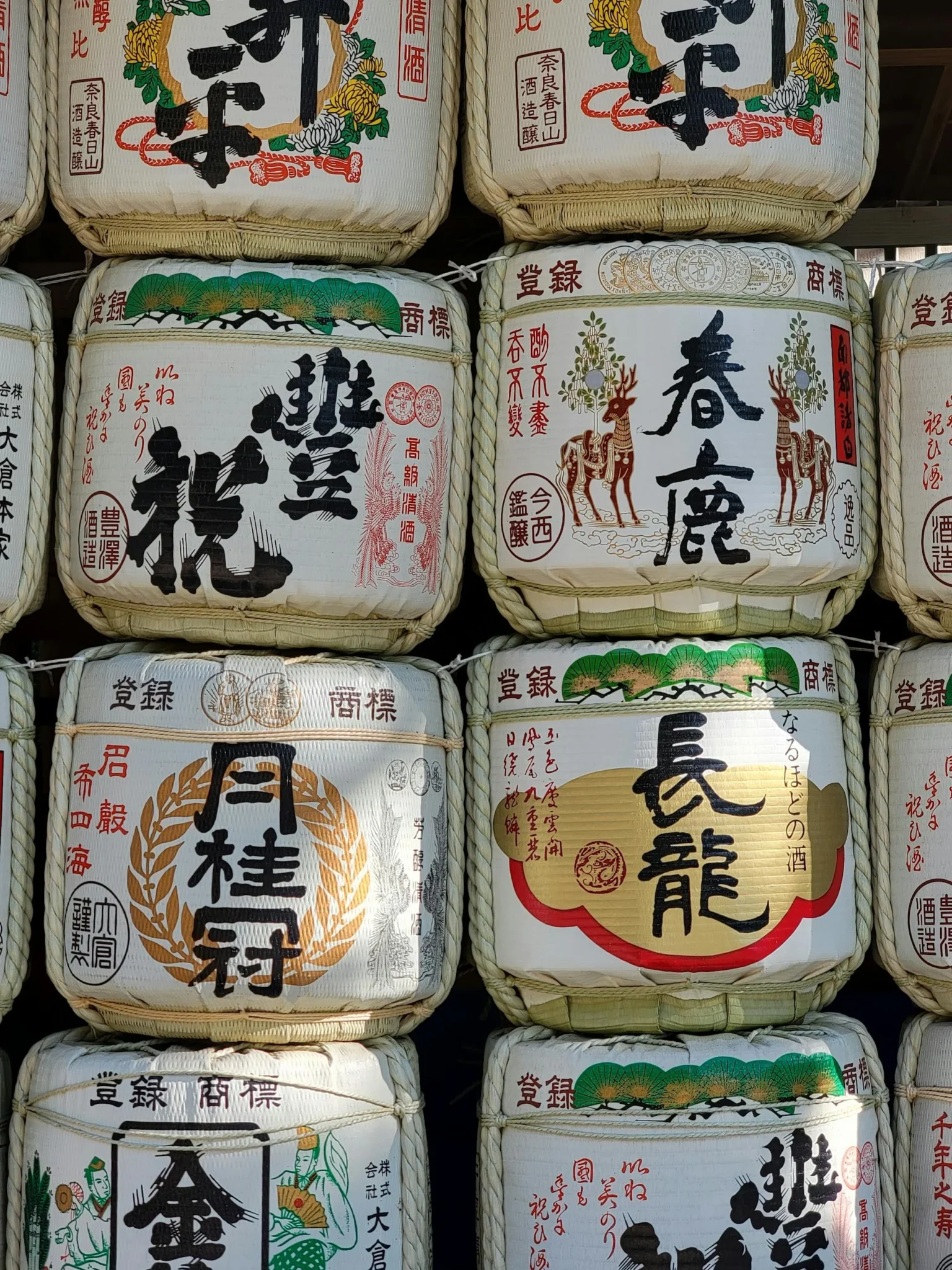 日式酒釀木桶堆疊聯想千成株式會社近百年釀造職人精神