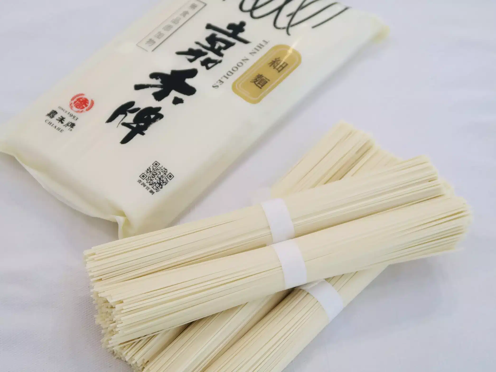 嘉禾牌無添加細麵包裝與兩束細麵