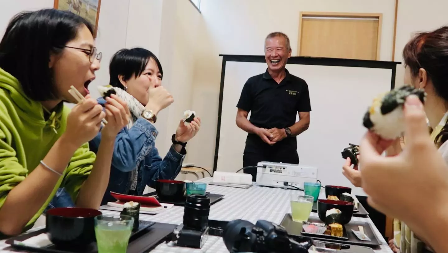 店主宮本恒一郎先生以溫暖的微笑迎接