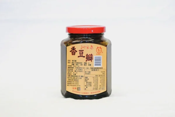 桃米泉香豆瓣商品特寫，傳統工法釀造的台灣家常醬料